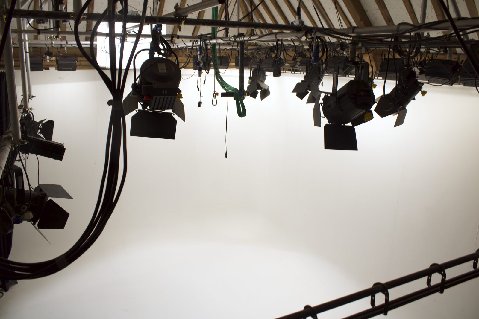 Fresnels on the scaffold lighting grid above the White Space cove